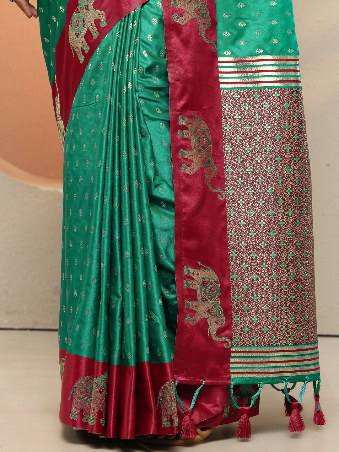 Green Woven Design Silk Blend Sarees With Unstitched Blouse Piece