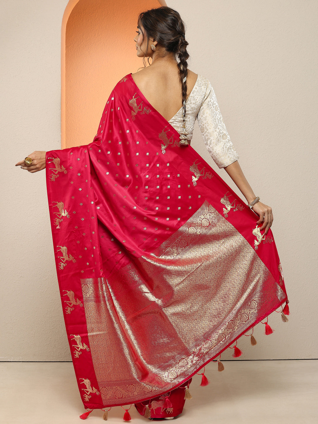 Red Woven Design Silk Blend Sarees With Unstitched Blouse Piece