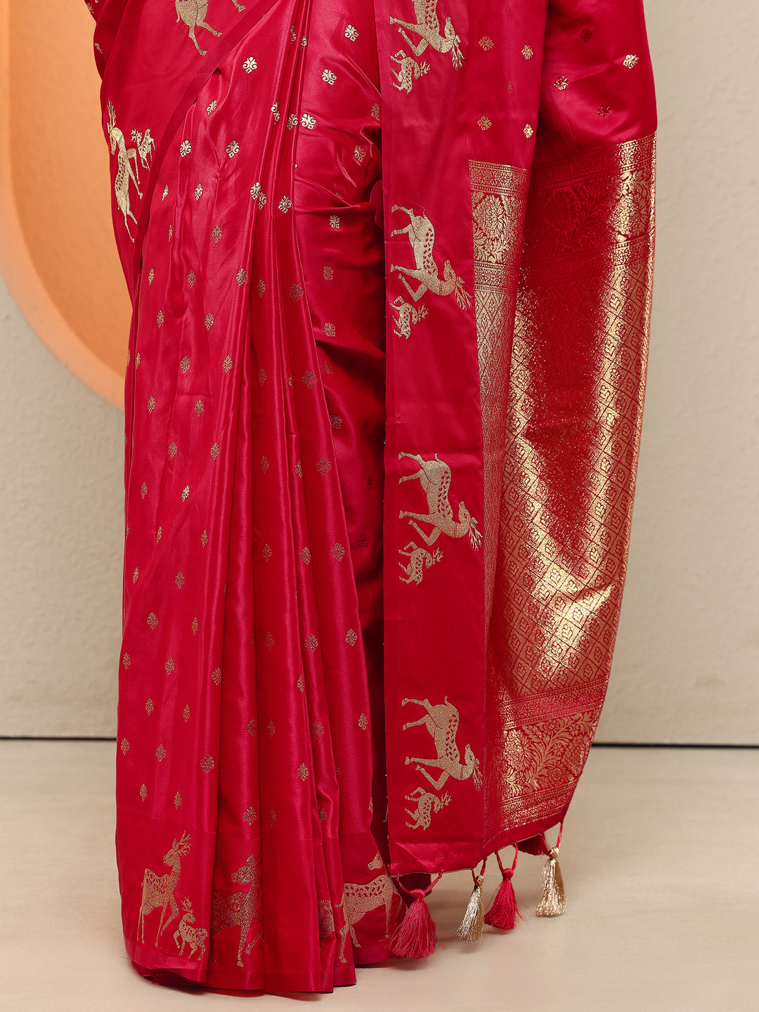 Red Woven Design Silk Blend Sarees With Unstitched Blouse Piece