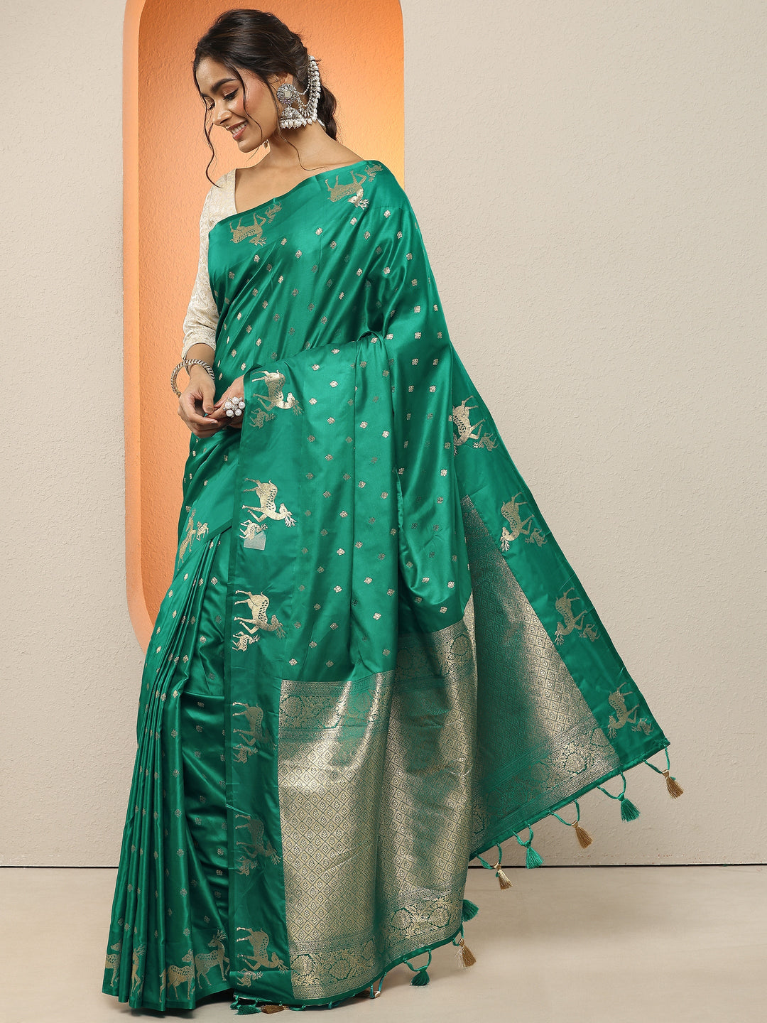 Green Woven Design Silk Blend Sarees With Unstitched Blouse Piece