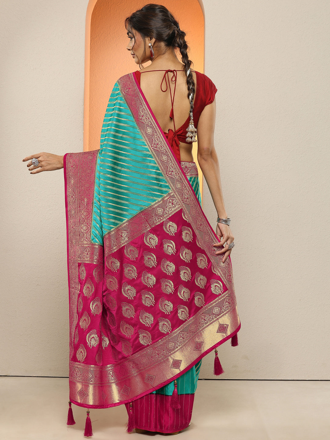 Green Woven Design Silk Blend Sarees With Unstitched Blouse Piece