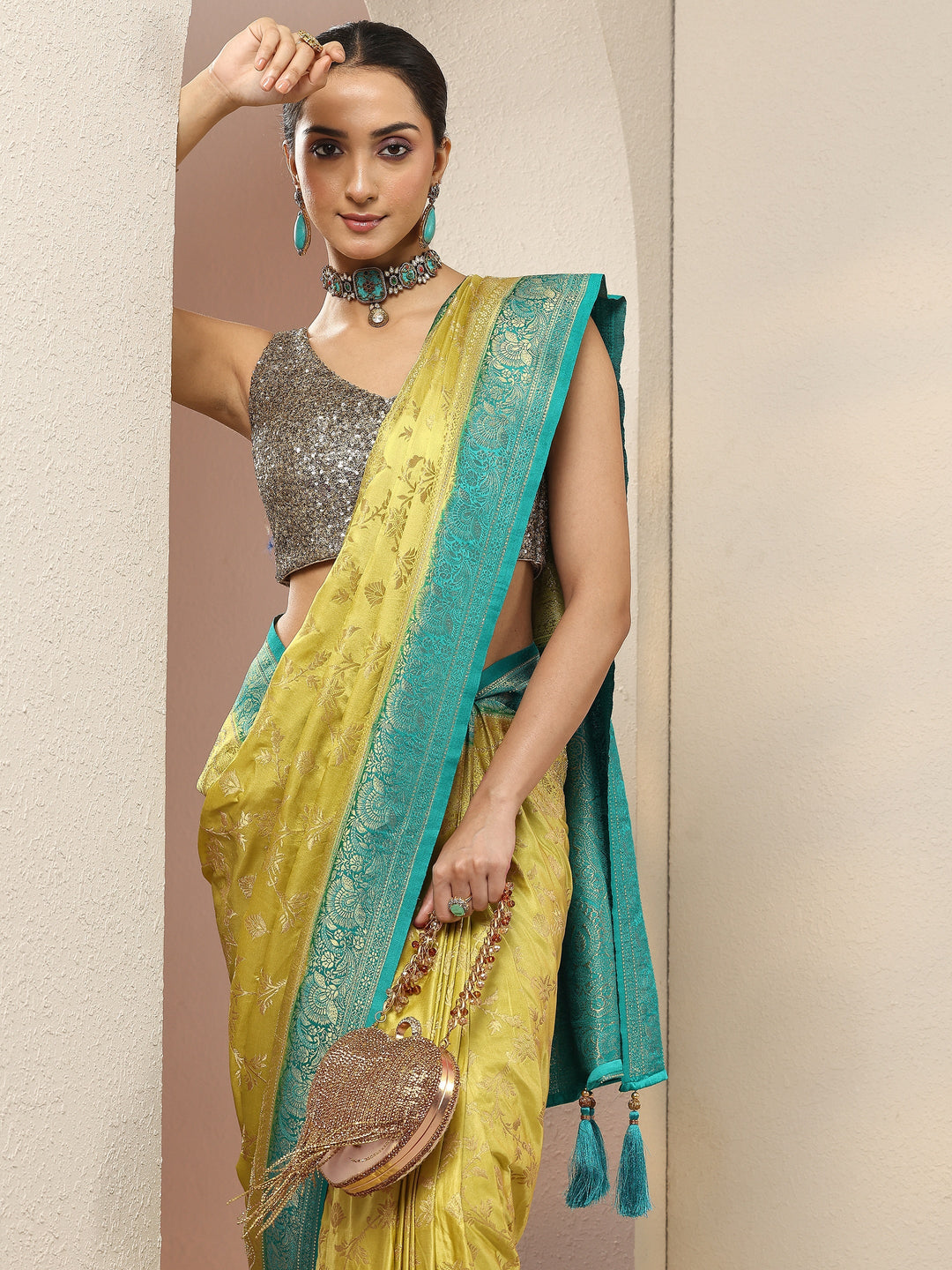 Green Woven Design Silk Blend Sarees With Unstitched Blouse Piece