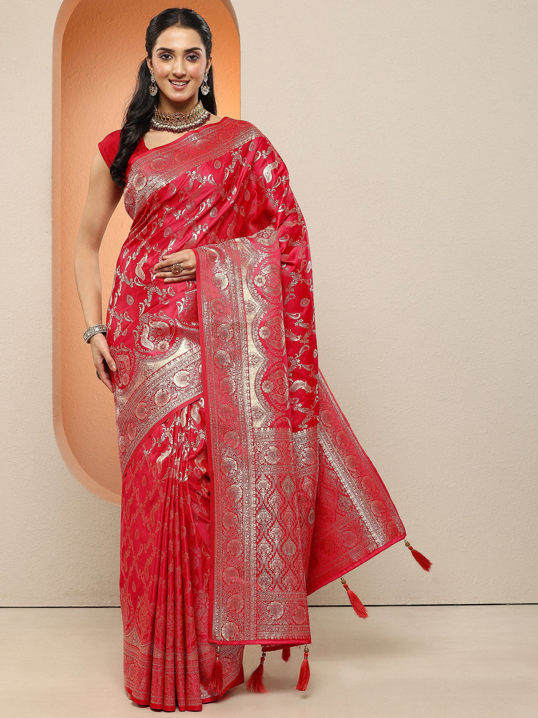 Red Woven Design Silk Blend Sarees With Unstitched Blouse Piece