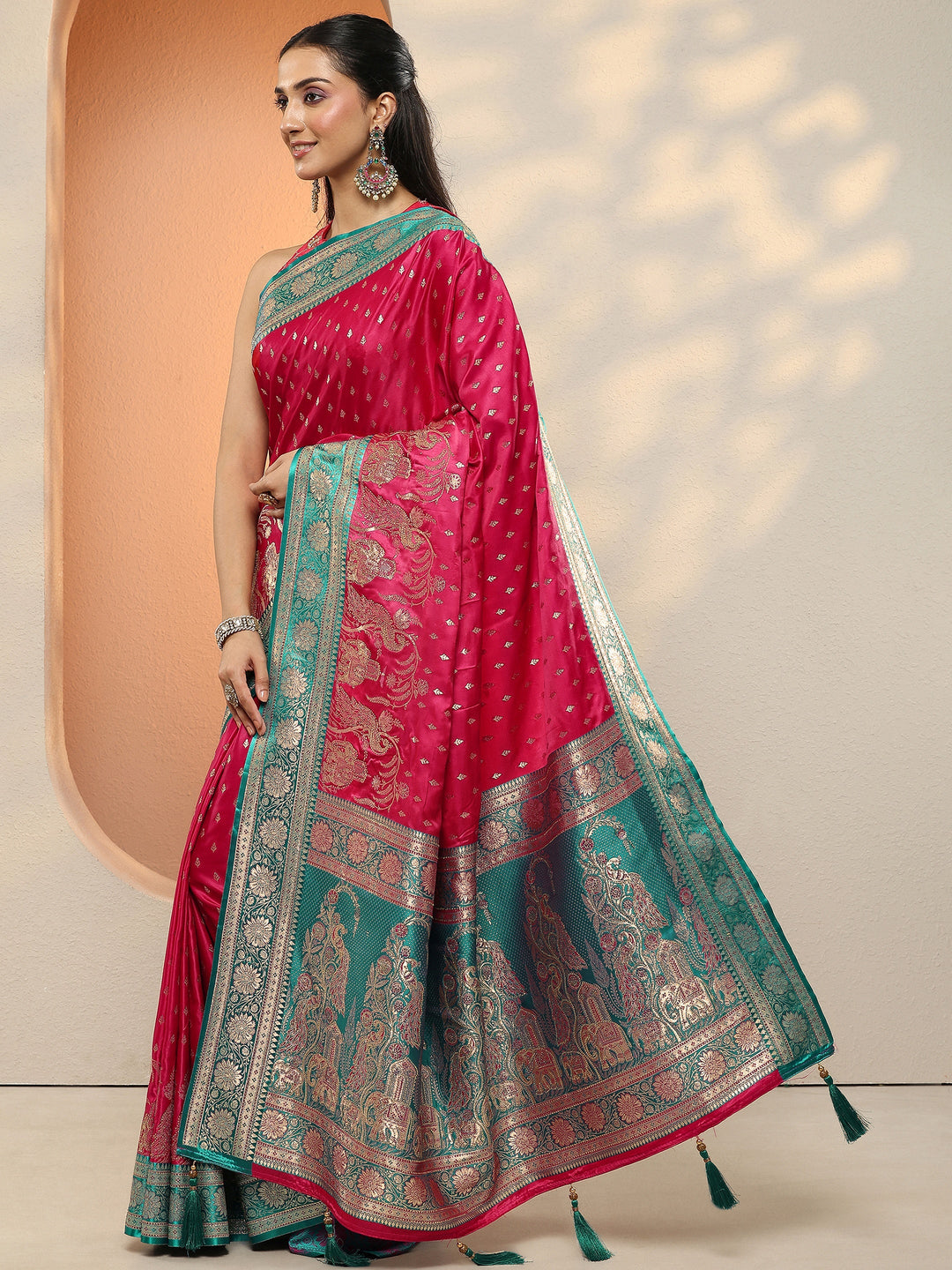 Red Woven Design Silk Blend Sarees With Unstitched Blouse Piece