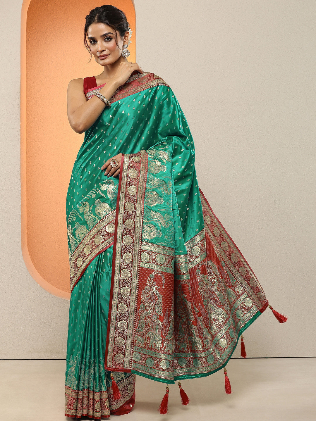 Green Woven Design Silk Blend Sarees With Unstitched Blouse Piece