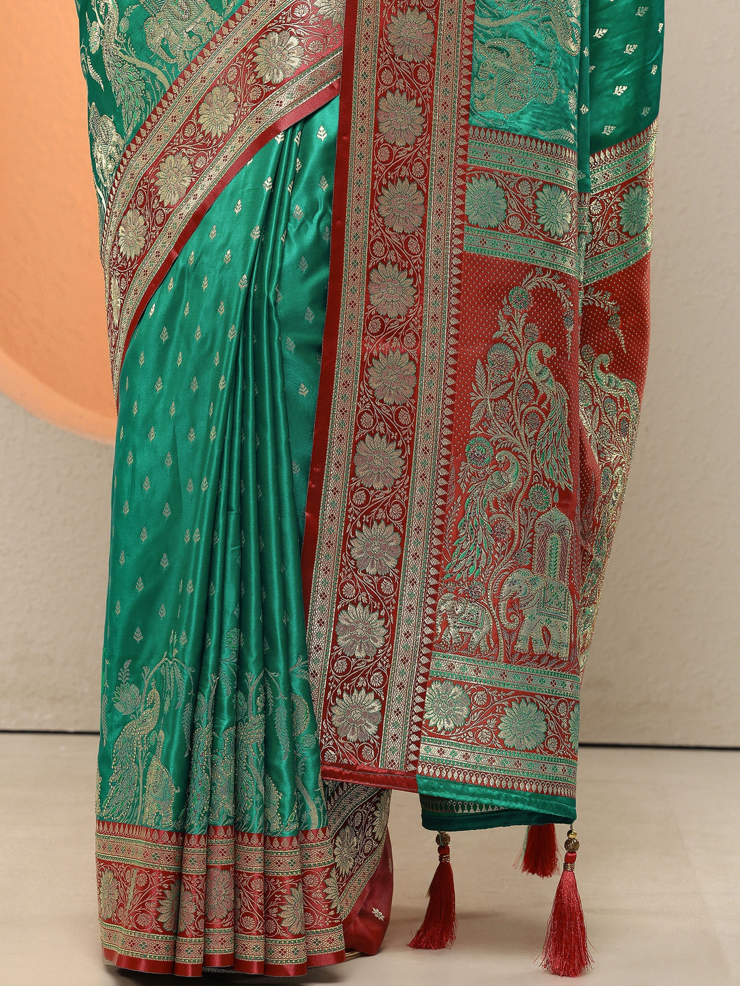 Green Woven Design Silk Blend Sarees With Unstitched Blouse Piece
