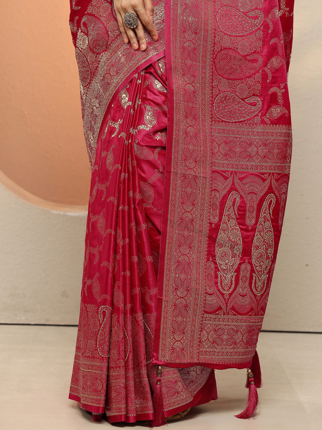 Red Woven Design Silk Blend Sarees With Unstitched Blouse Piece