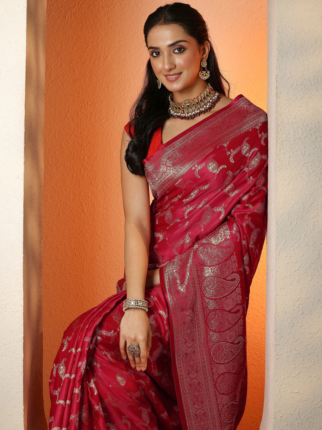 Red Woven Design Silk Blend Sarees With Unstitched Blouse Piece