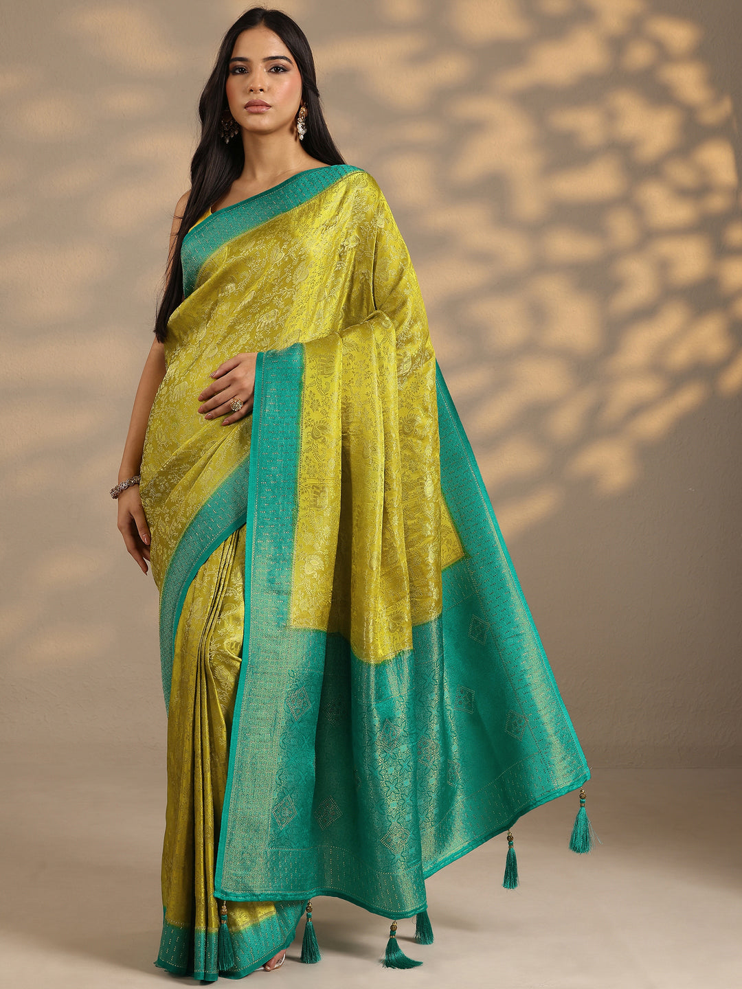 Green Woven Design Silk Blend Saree With Unstitched Blouse Piece