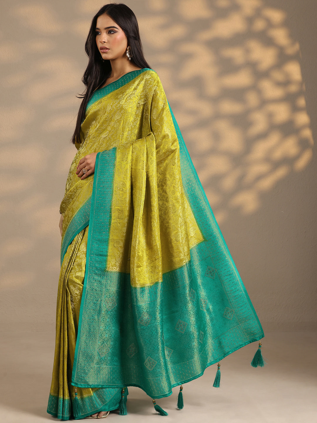 Green Woven Design Silk Blend Saree With Unstitched Blouse Piece