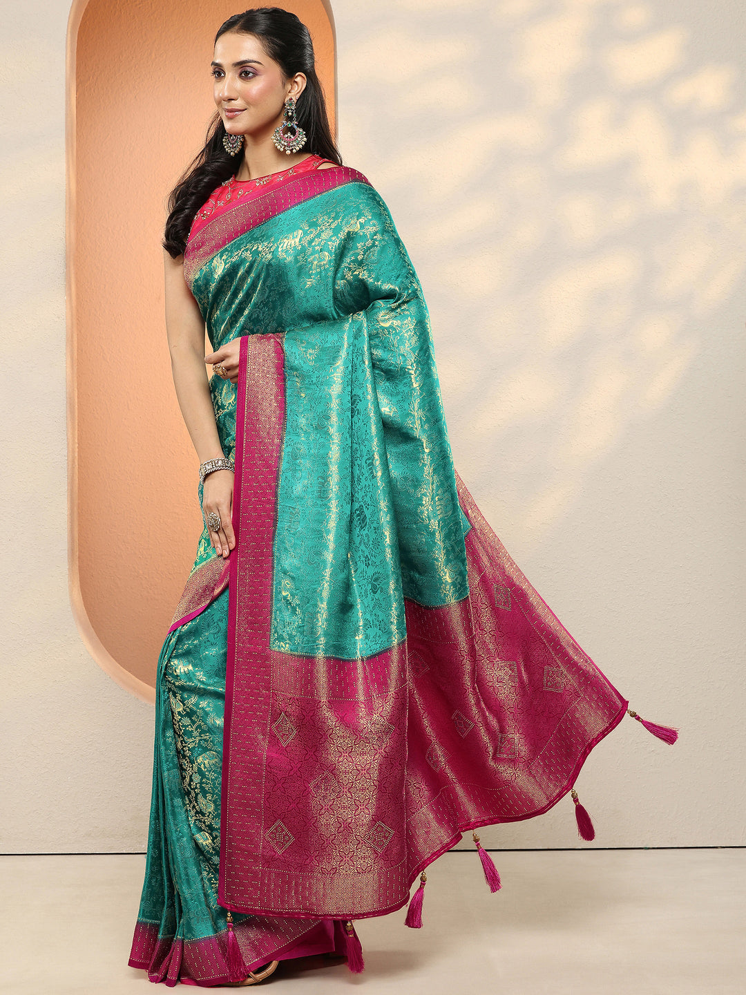 Green Woven Design Silk Blend Sarees With Unstitched Blouse Piece