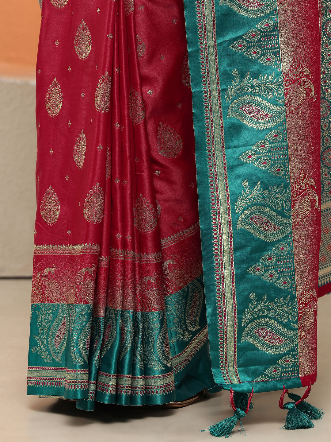 Red Woven Design Silk Blend Sarees With Unstitched Blouse Piece