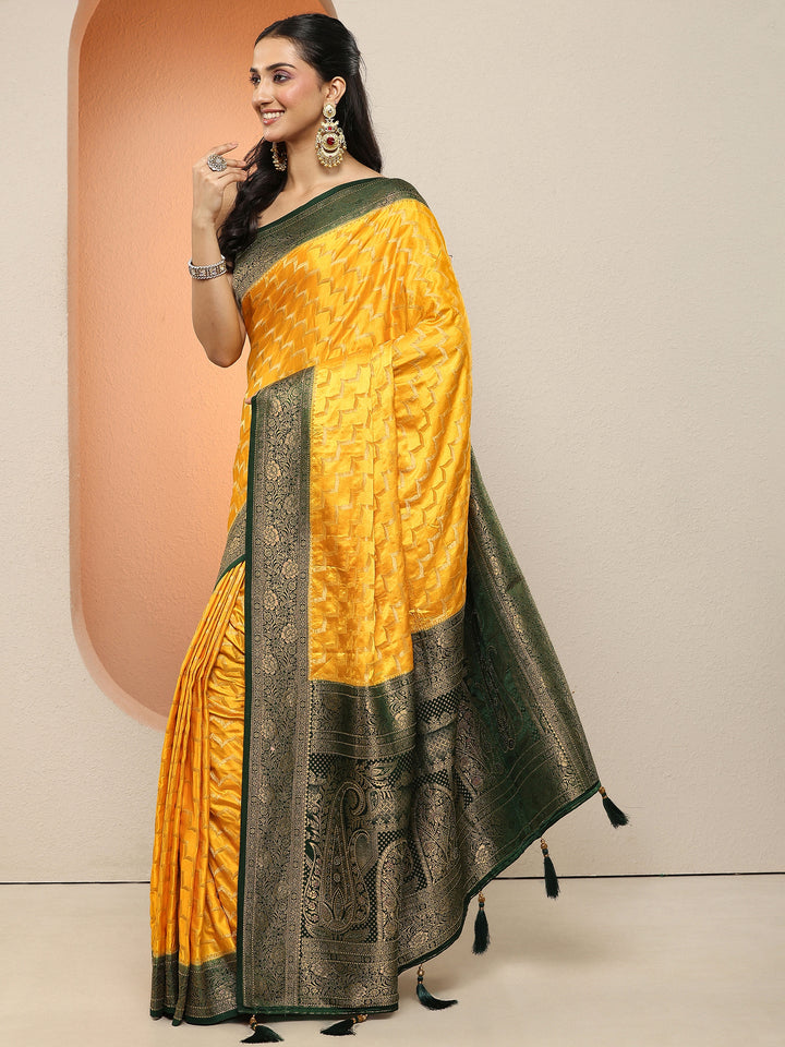 Mustard Leheriya Woven Design Sarees With Unstitched Blouse Piece