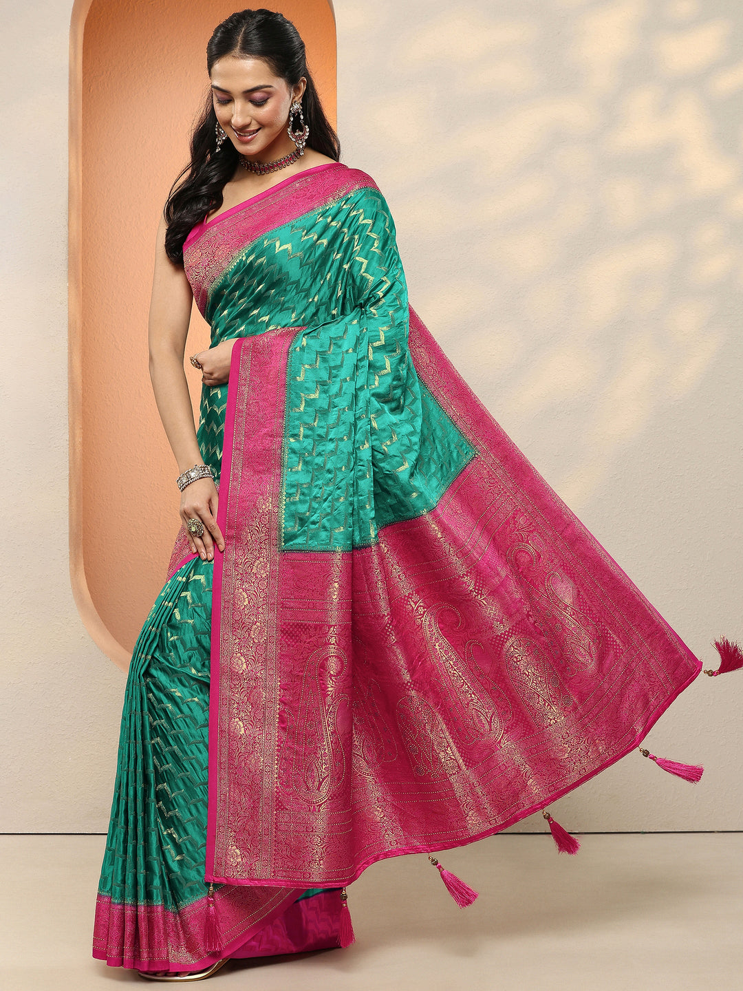 Green Leheriya Woven Design Sarees With Unstitched Blouse Piece