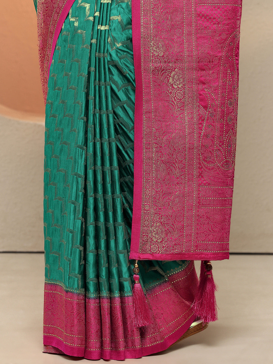 Green Leheriya Woven Design Sarees With Unstitched Blouse Piece