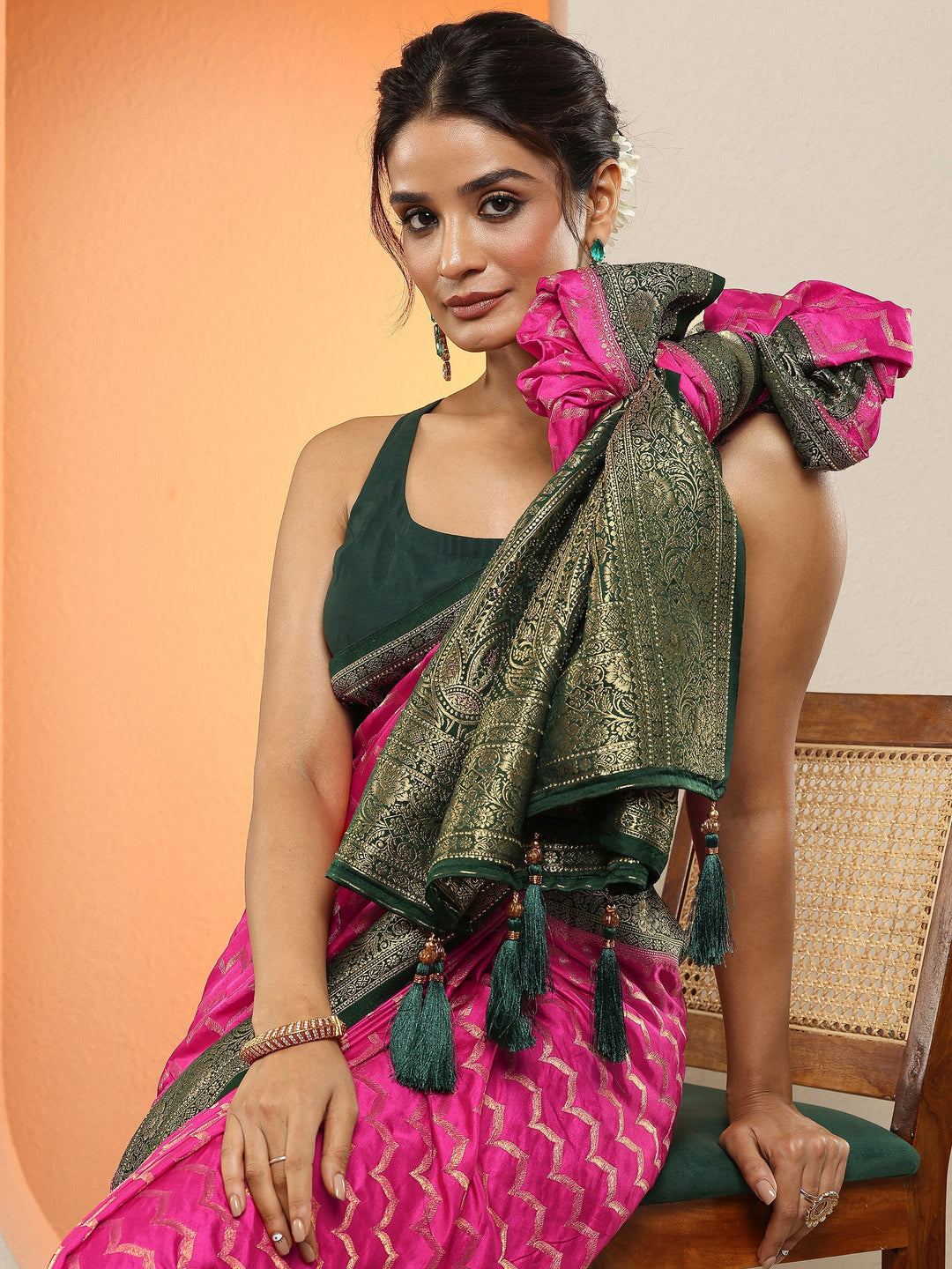 Pink Leheriya Woven Design Sarees With Unstitched Blouse Piece