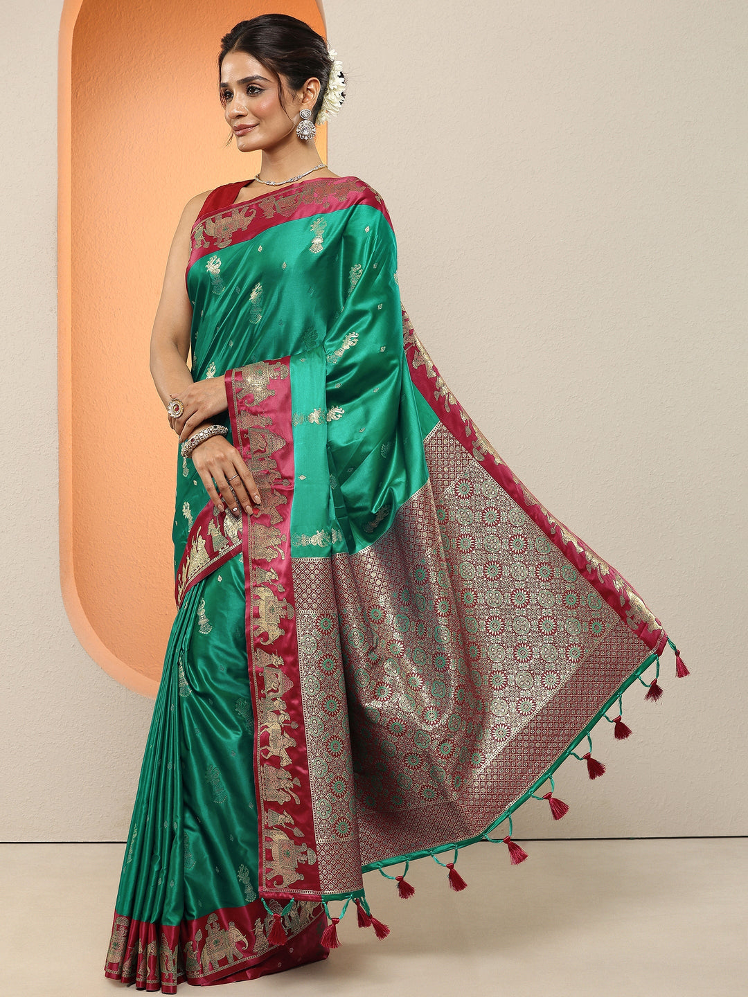 Green Woven Design Silk Blend Sarees With Unstitched Blouse Piece