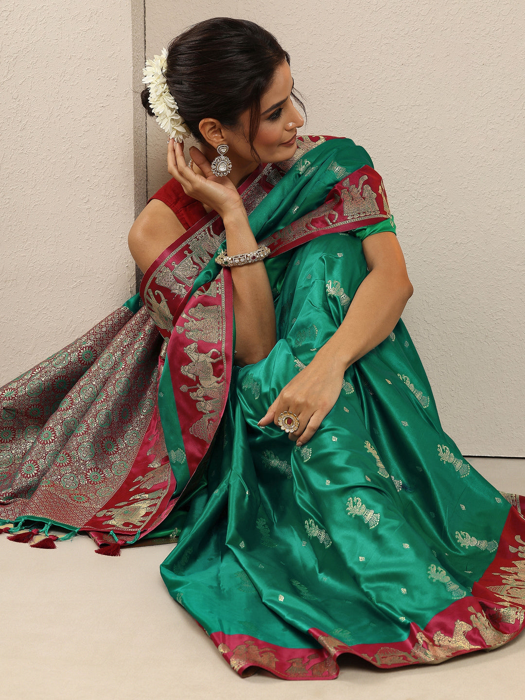 Green Woven Design Silk Blend Sarees With Unstitched Blouse Piece