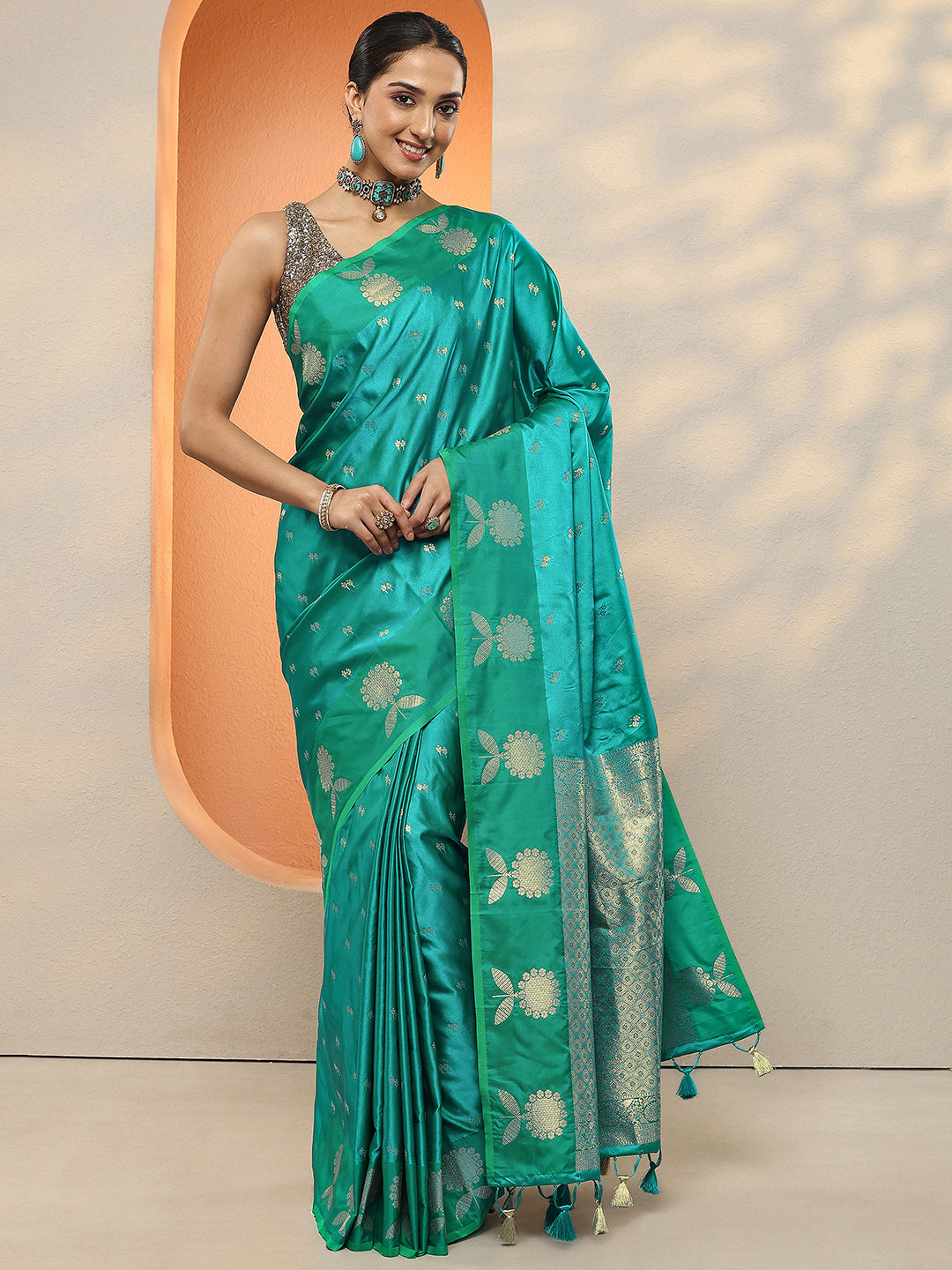 Green Woven Design Silk Blend Sarees With Unstitched Blouse Piece