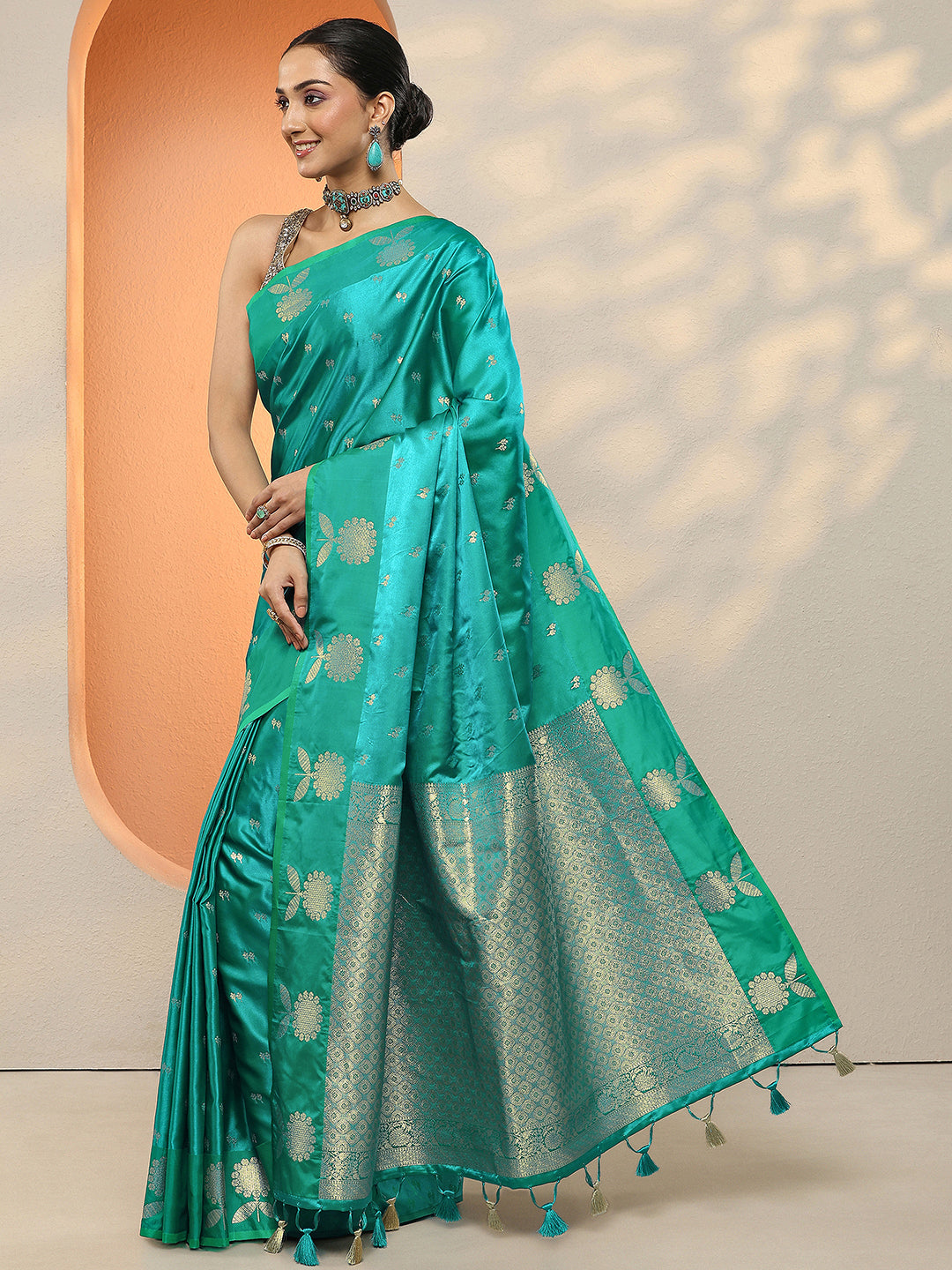 Green Woven Design Silk Blend Sarees With Unstitched Blouse Piece
