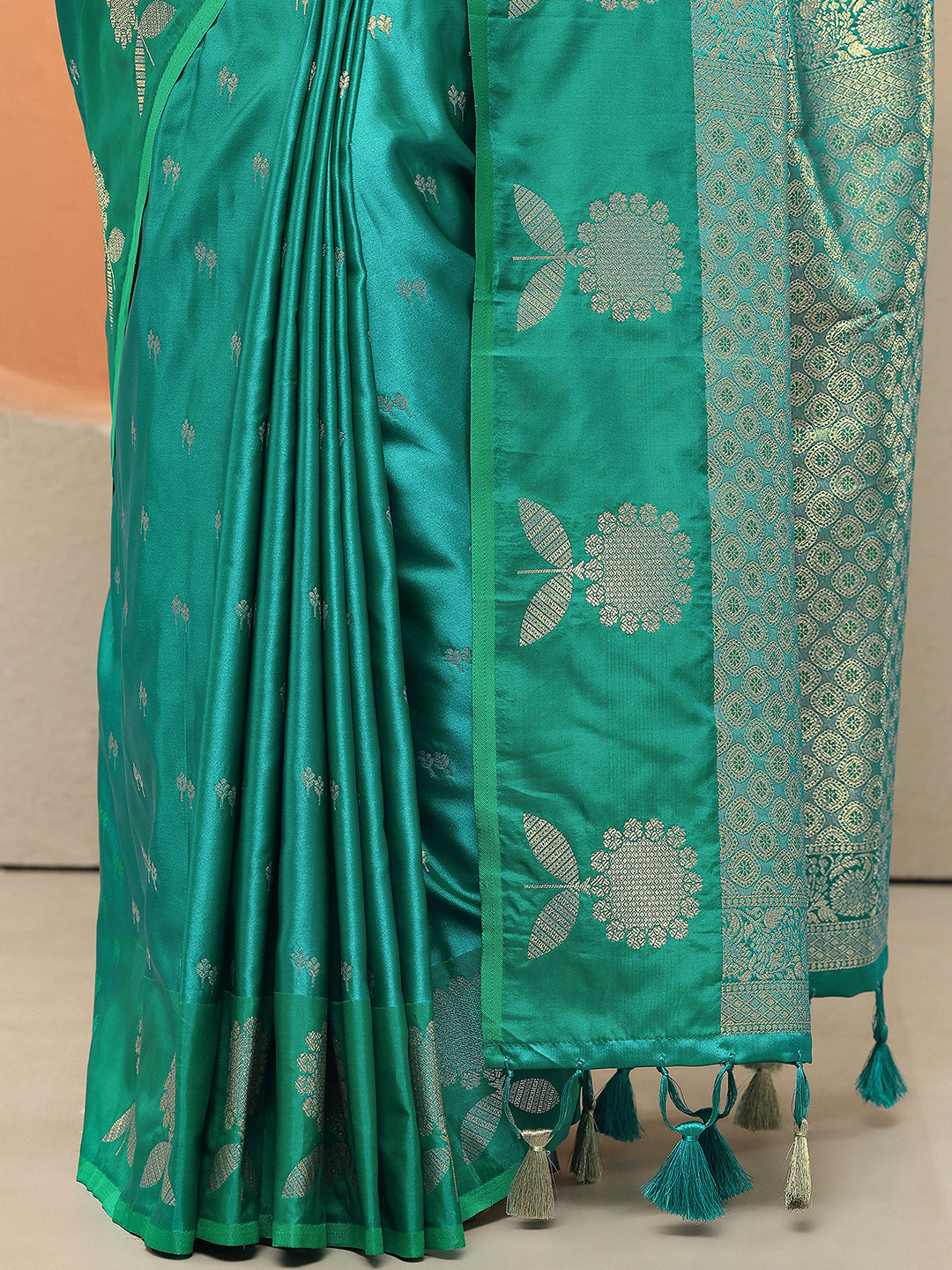 Green Woven Design Silk Blend Sarees With Unstitched Blouse Piece