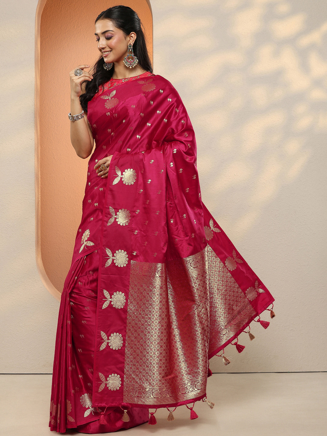 Red Woven Design Silk Blend Sarees With Unstitched Blouse Piece