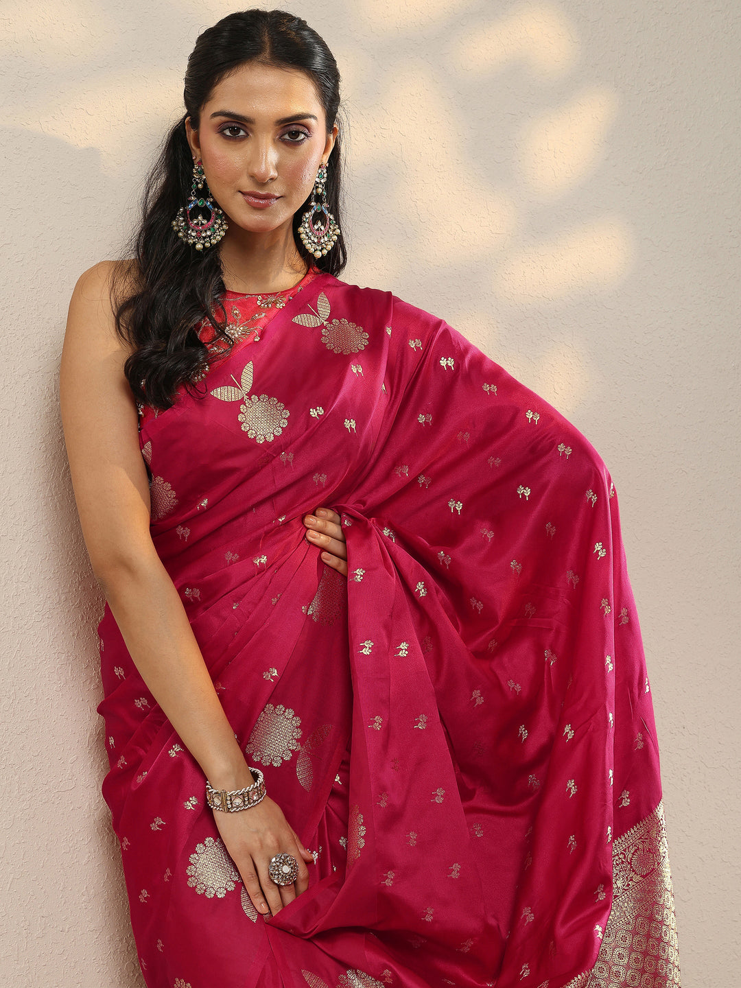 Red Woven Design Silk Blend Sarees With Unstitched Blouse Piece