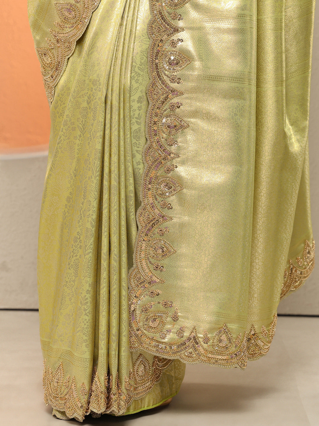 Green Woven Design Silk Blend Sarees With Unstitched Blouse Piece
