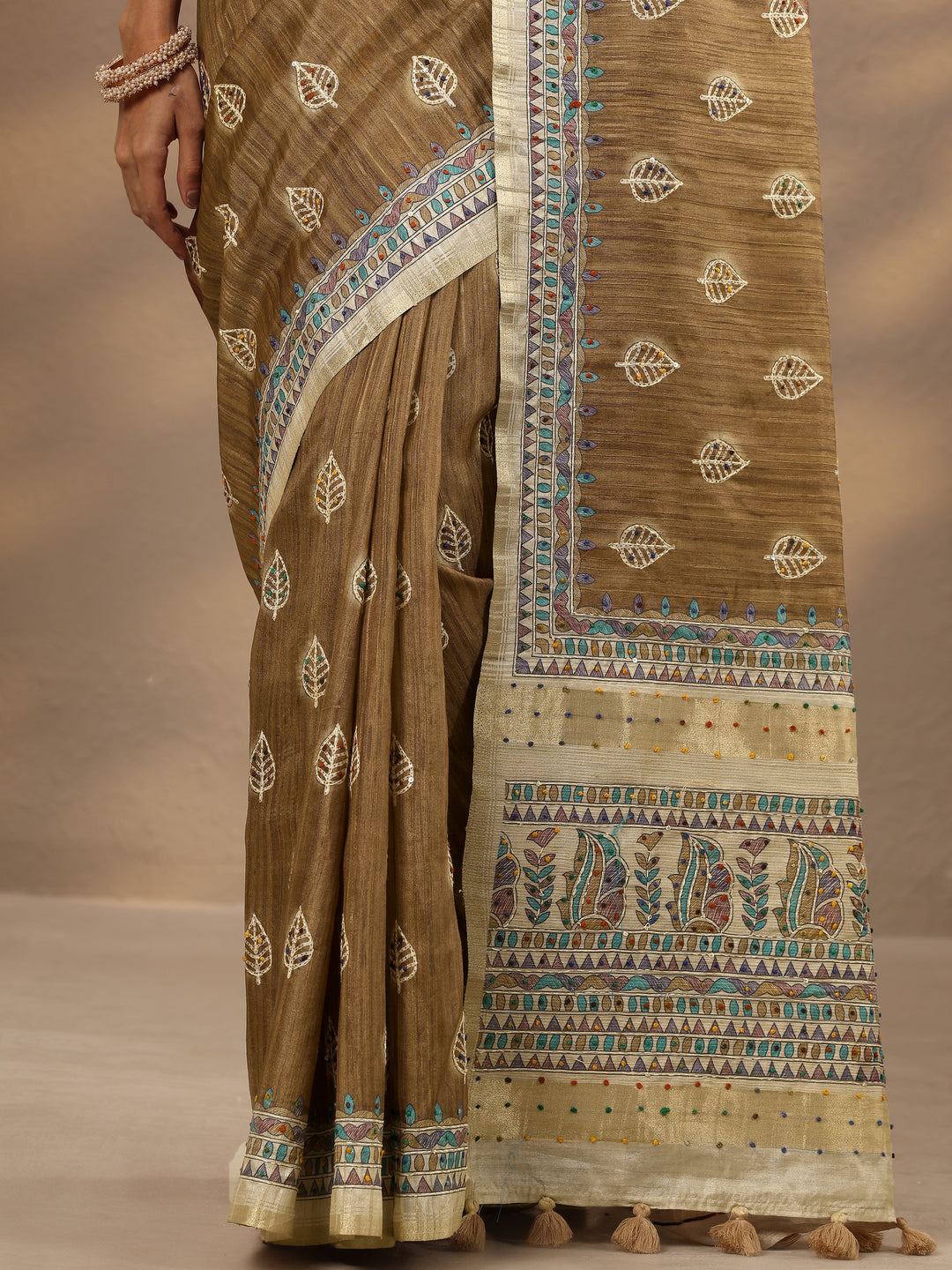Brown Printed Silk Blend Saree With Unstitched Blouse Piece