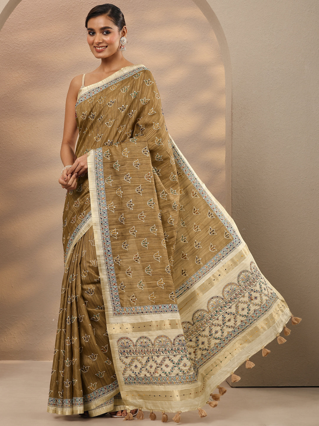 Brown Printed Silk Blend Saree With Unstitched Blouse Piece