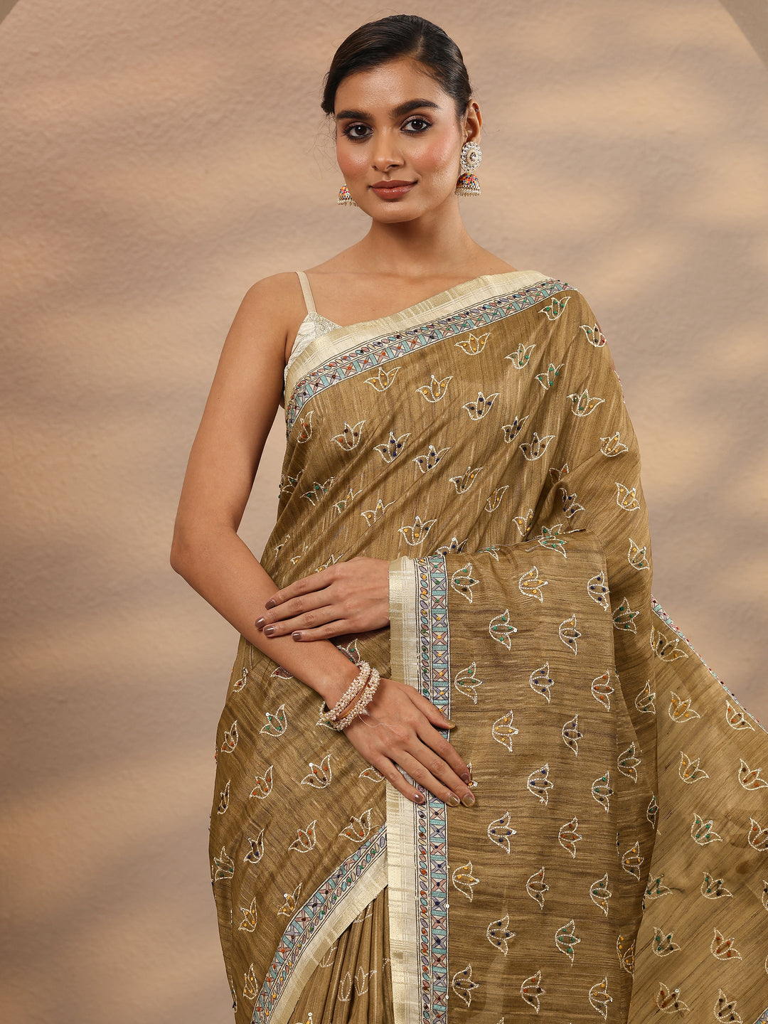 Brown Printed Silk Blend Saree With Unstitched Blouse Piece