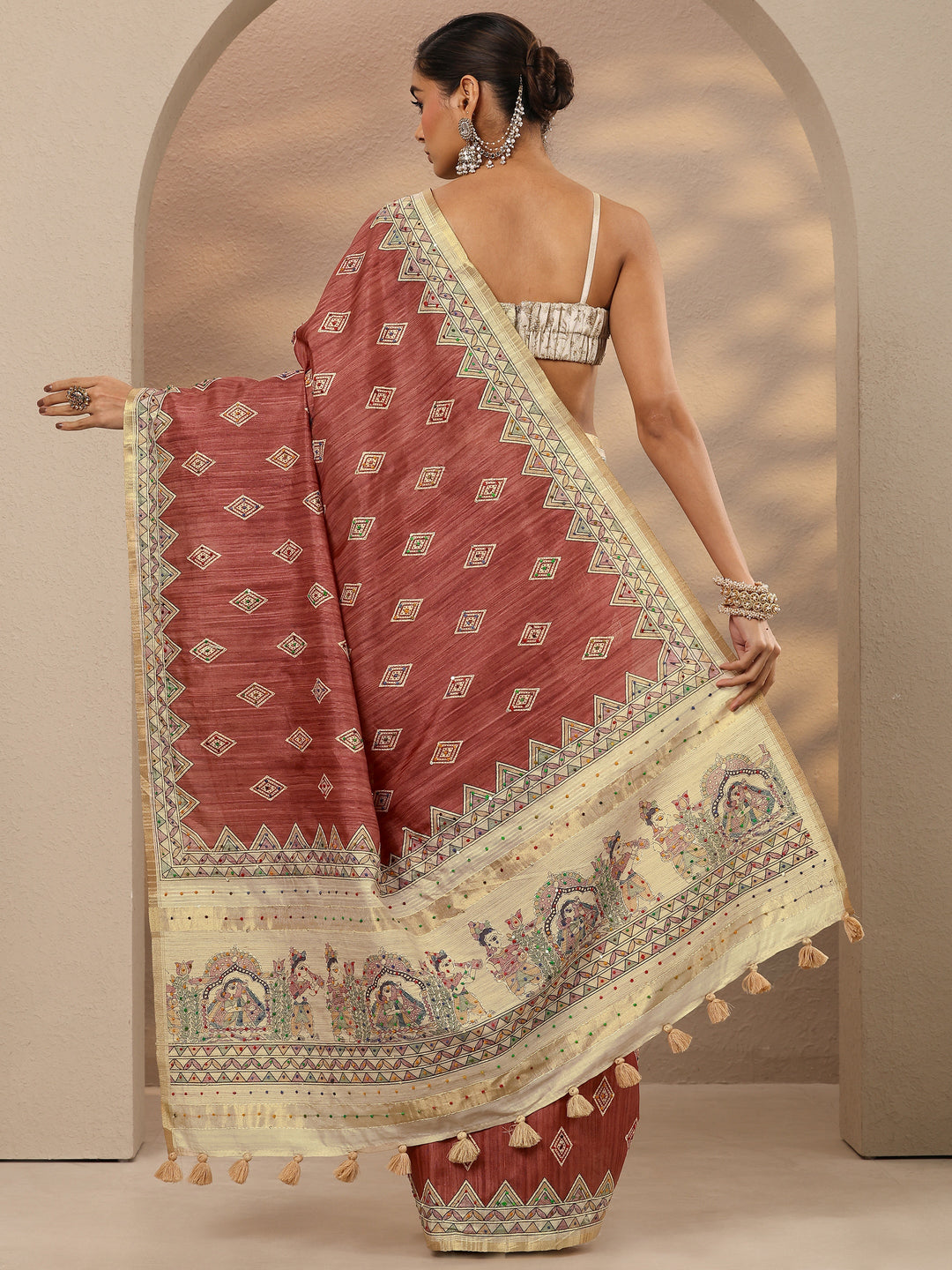 Rust Printed Silk Blend Saree With Unstitched Blouse Piece