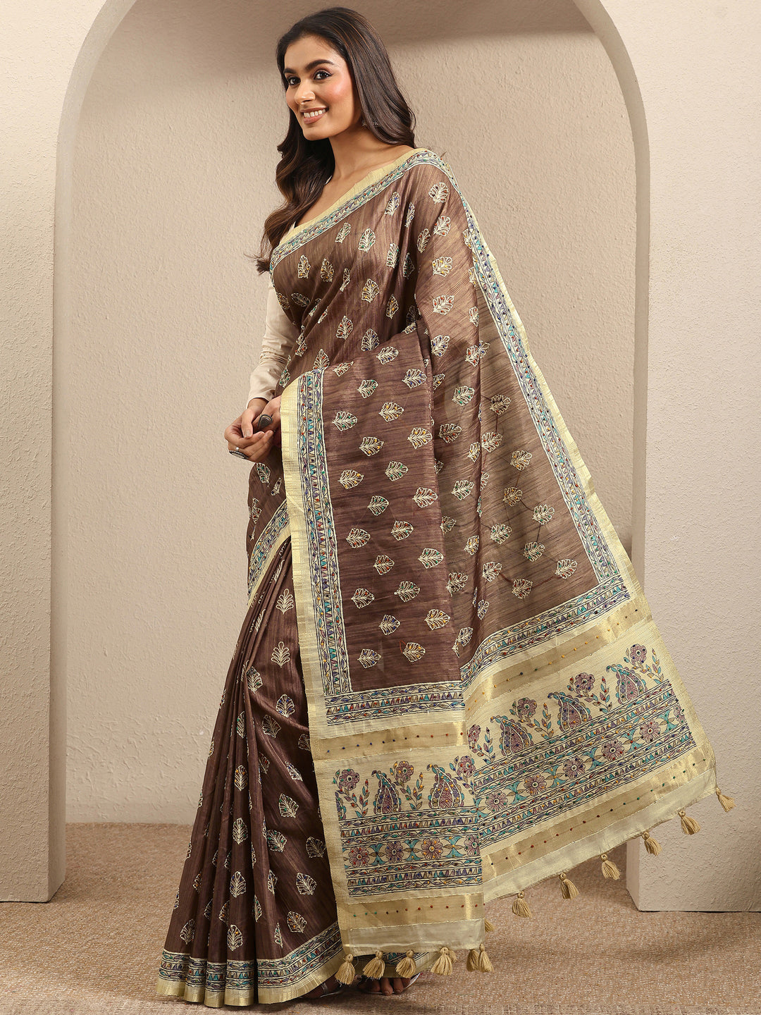 Brown Printed Silk Blend Saree With Unstitched Blouse Piece