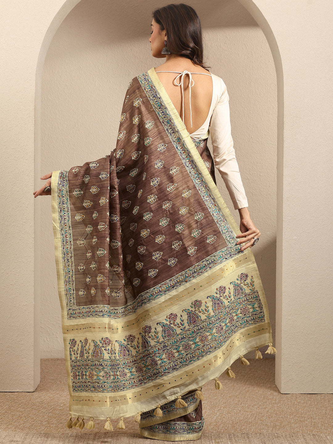 Brown Printed Silk Blend Saree With Unstitched Blouse Piece