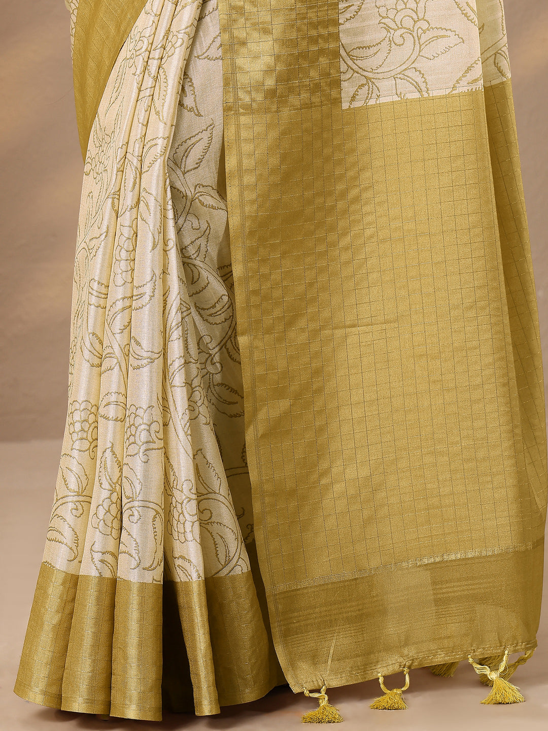 Beige Printed Silk Blend Saree With Unstitched Blouse Piece