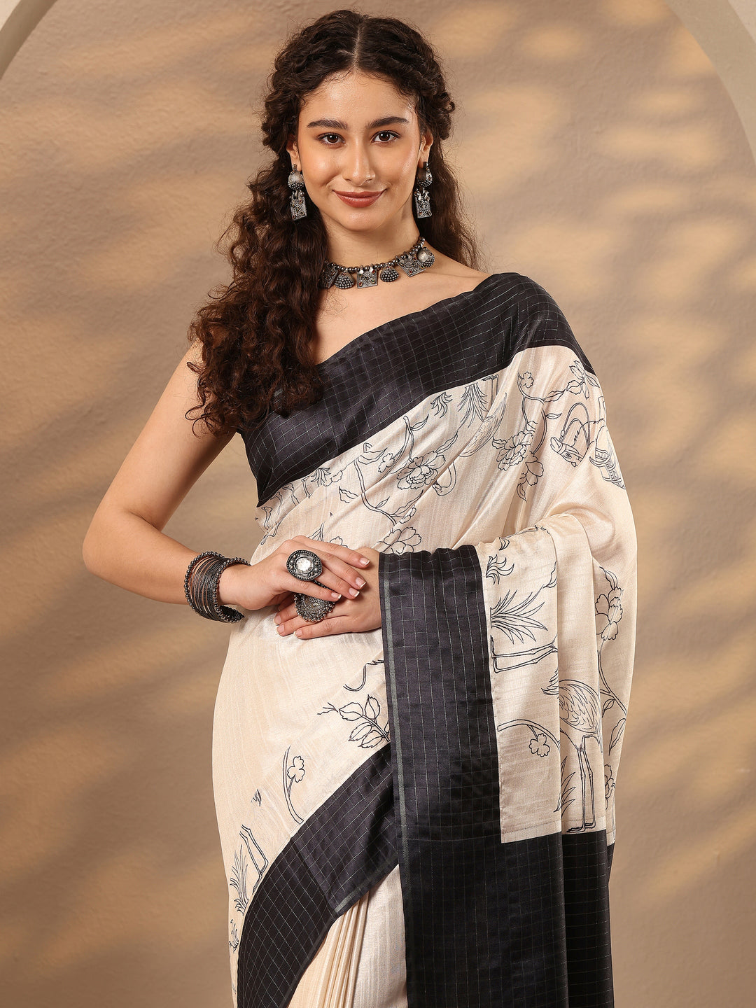Off White Printed Silk Blend Saree With Unstitched Blouse Piece
