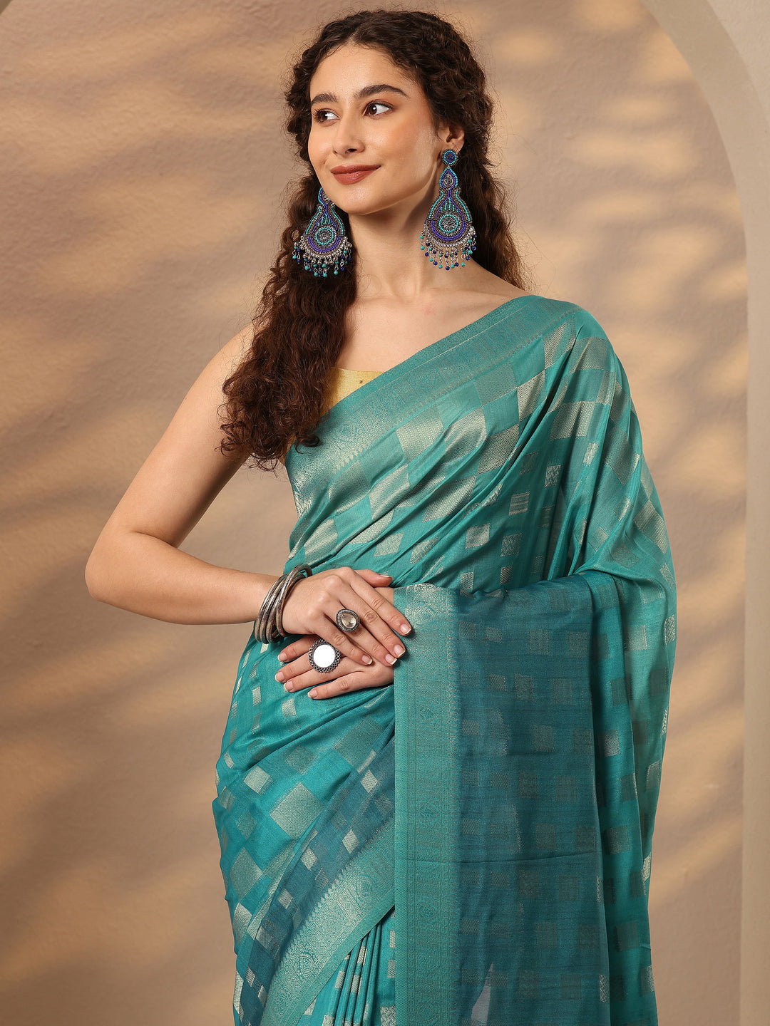Green Woven Design Silk Blend Saree With Unstitched Blouse Piece
