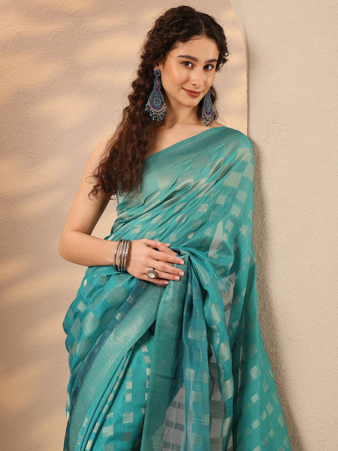 Green Woven Design Silk Blend Saree With Unstitched Blouse Piece