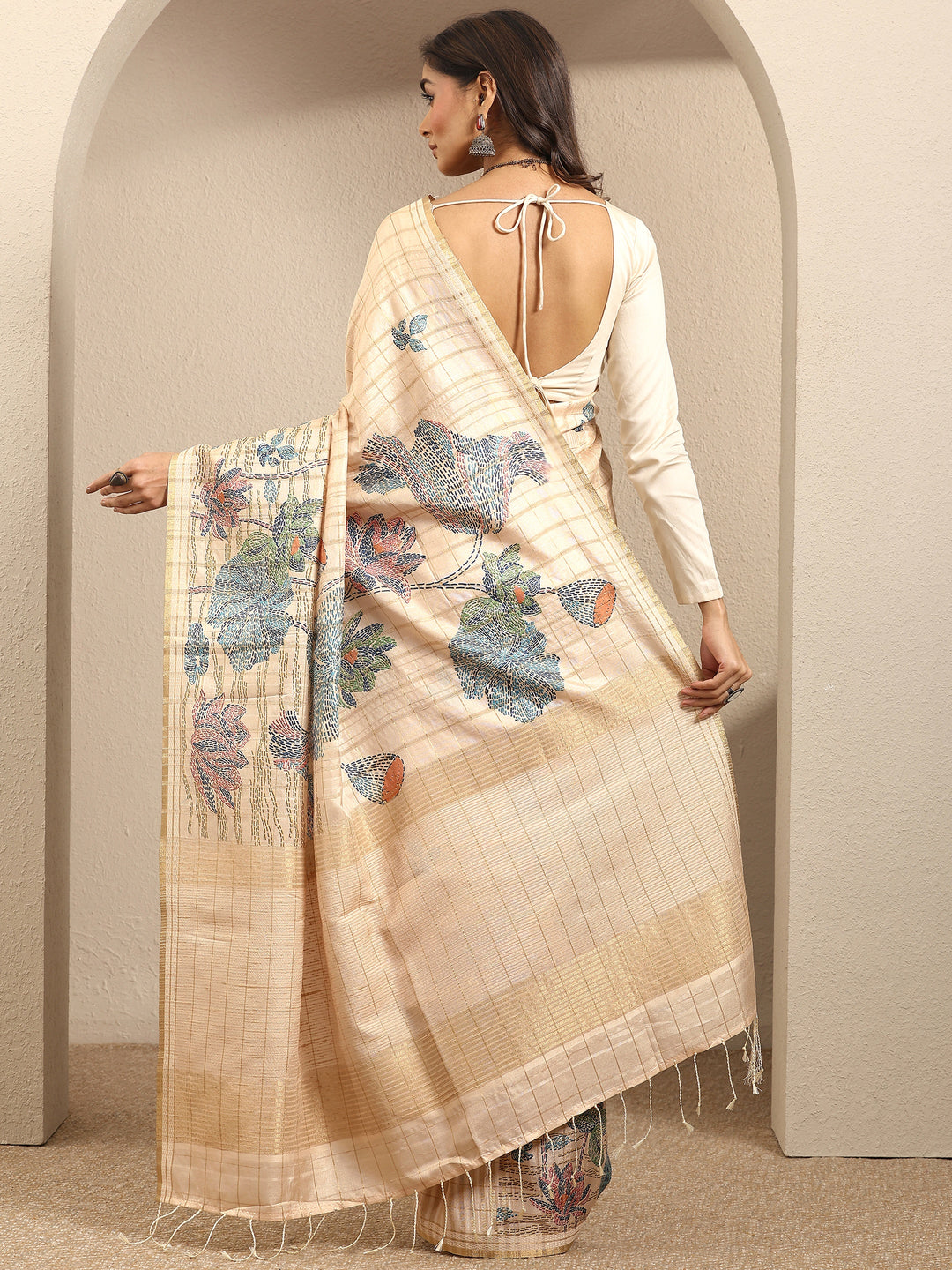 Beige Printed Silk Blend Saree With Unstitched Blouse Piece