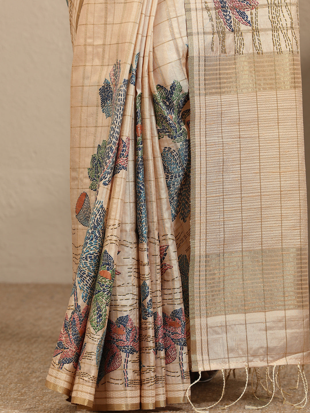 Beige Printed Silk Blend Saree With Unstitched Blouse Piece