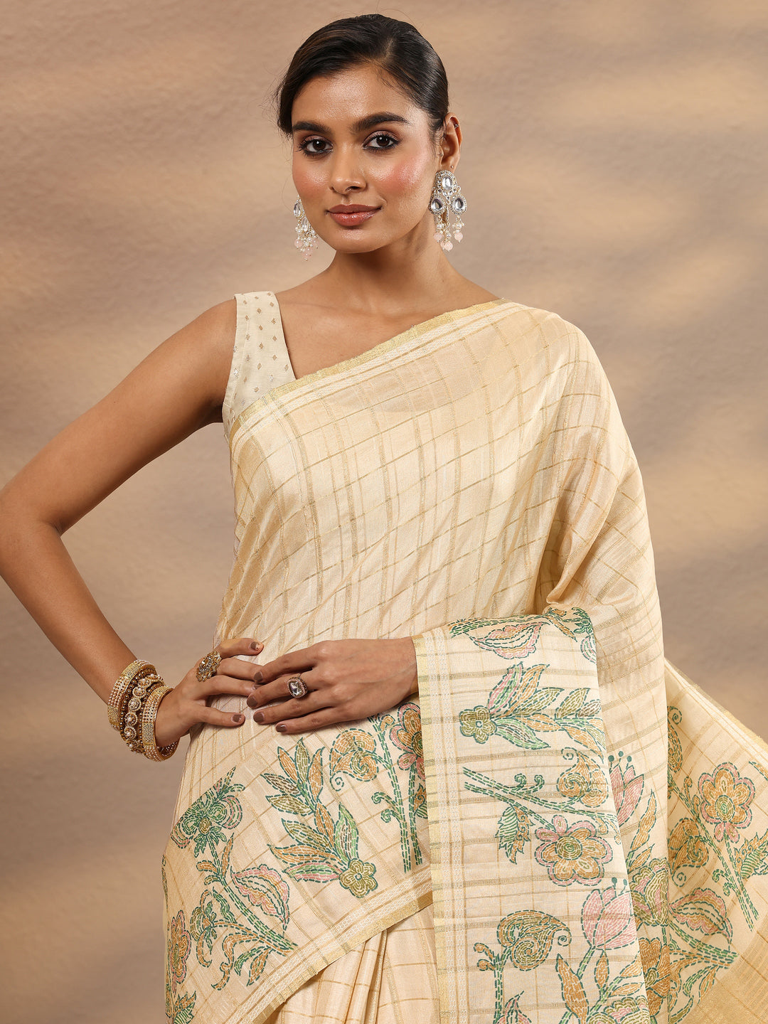 Beige Printed Silk Blend Saree With Unstitched Blouse Piece