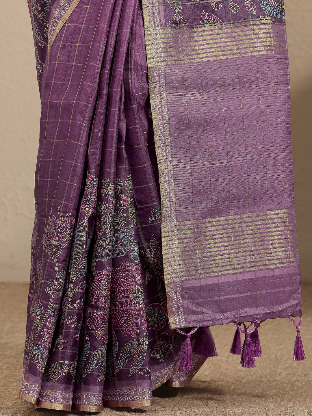 Purple Printed Silk Blend Saree With Unstitched Blouse Piece