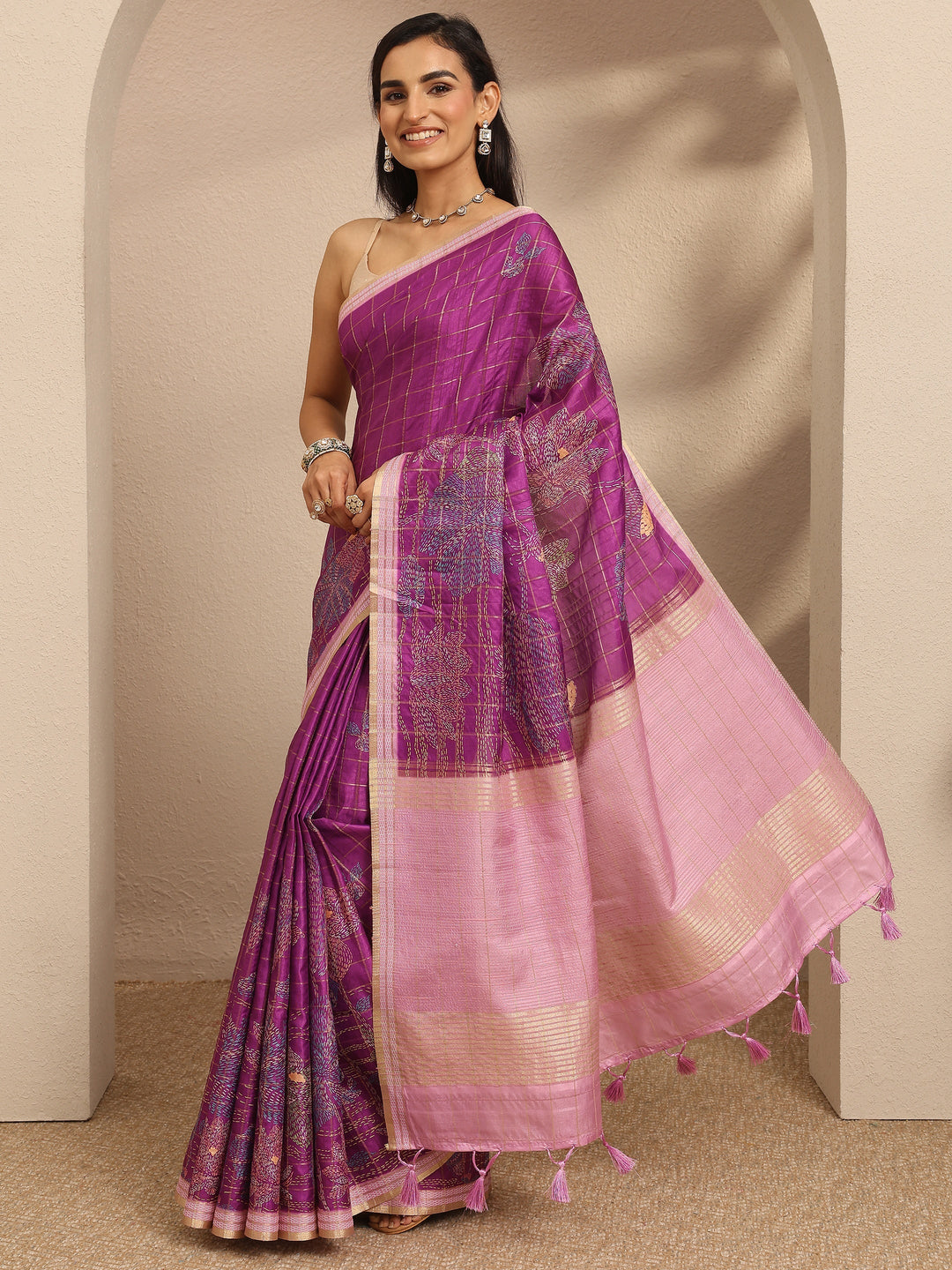 Magenta Printed Silk Blend Saree With Unstitched Blouse Piece