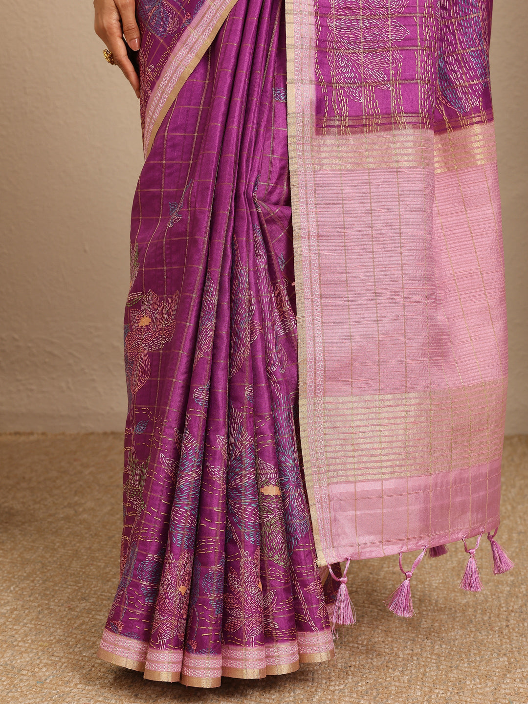 Magenta Printed Silk Blend Saree With Unstitched Blouse Piece
