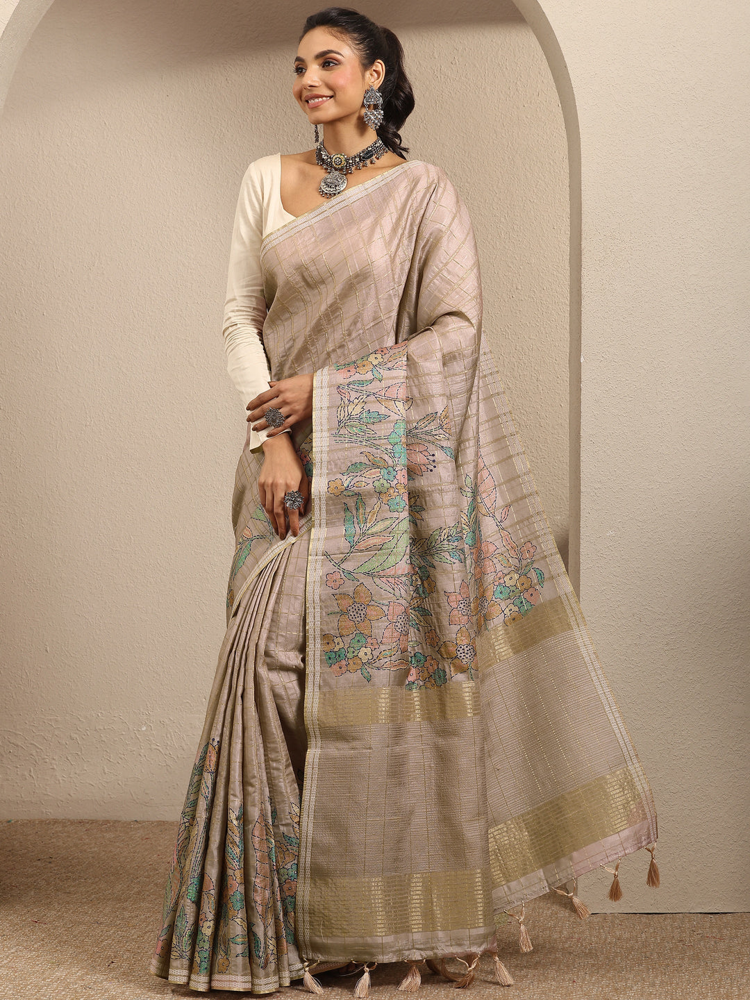 Beige Printed Silk Blend Saree With Unstitched Blouse Piece