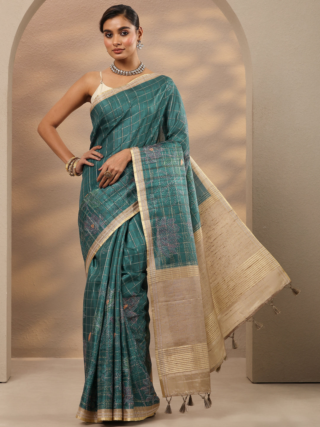 Green Printed Silk Blend Saree With Unstitched Blouse Piece