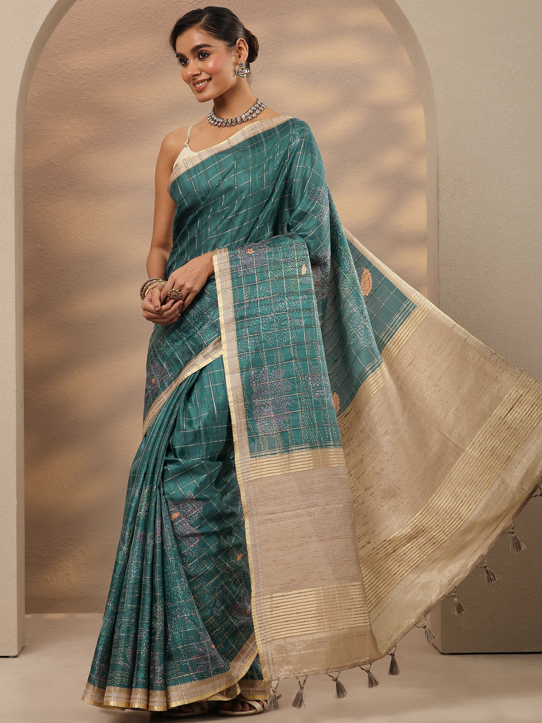 Green Printed Silk Blend Saree With Unstitched Blouse Piece