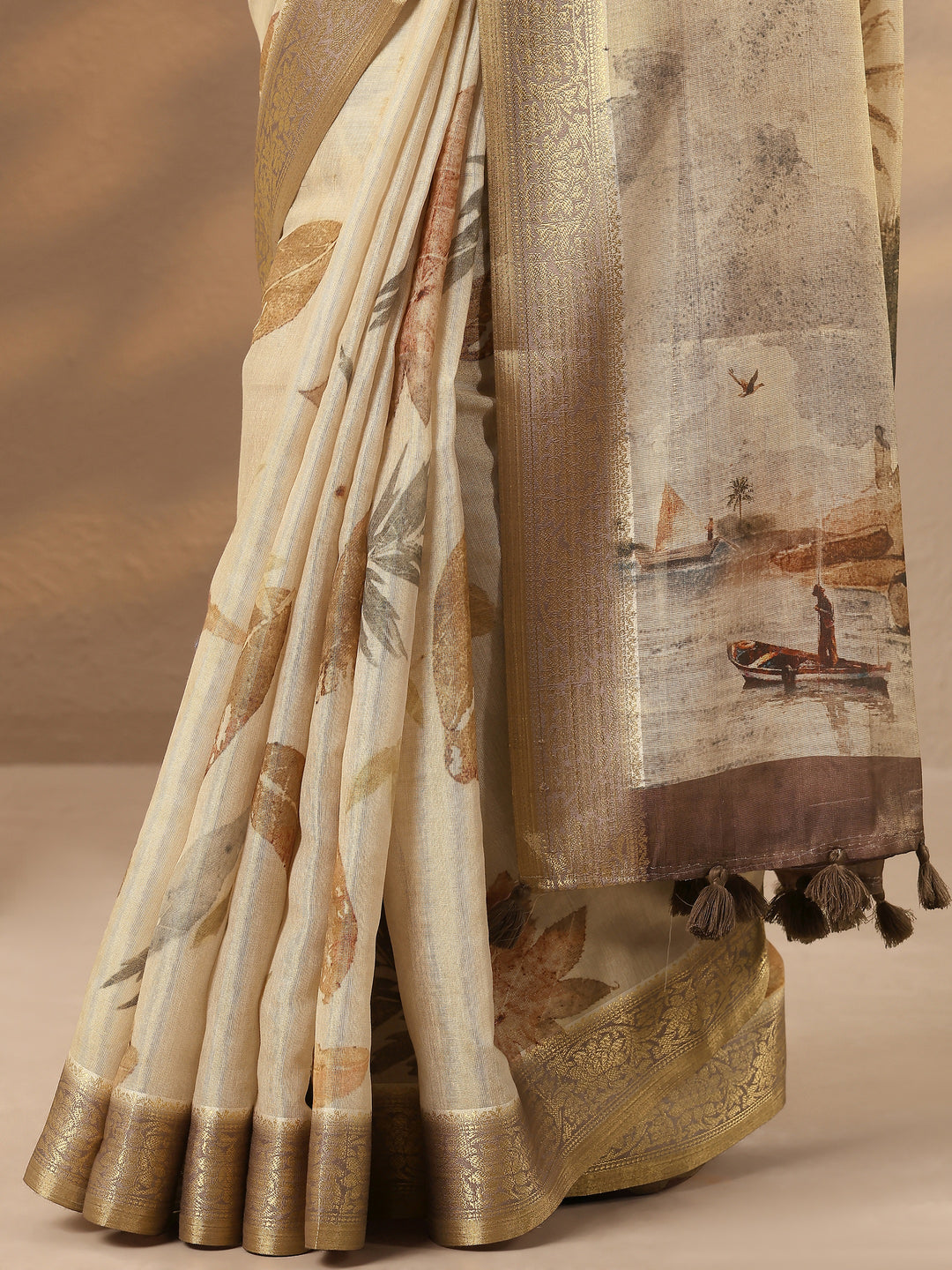 Beige Printed Silk Blend Saree With Unstitched Blouse Piece