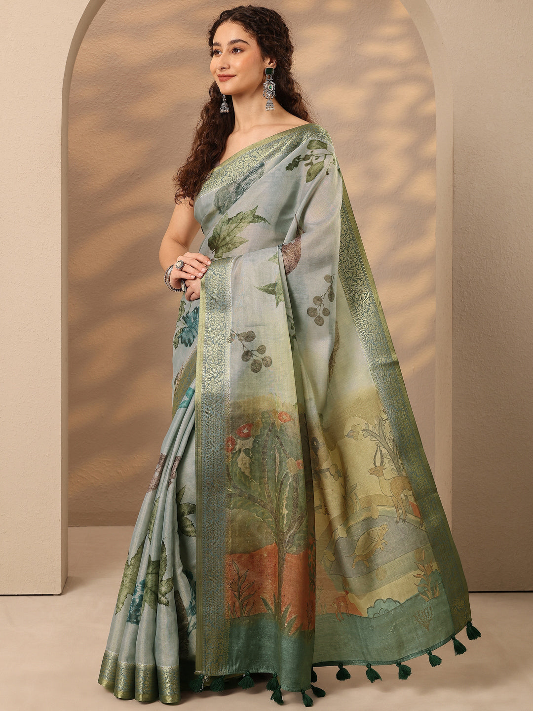 Grey Printed Silk Blend Saree With Unstitched Blouse Piece