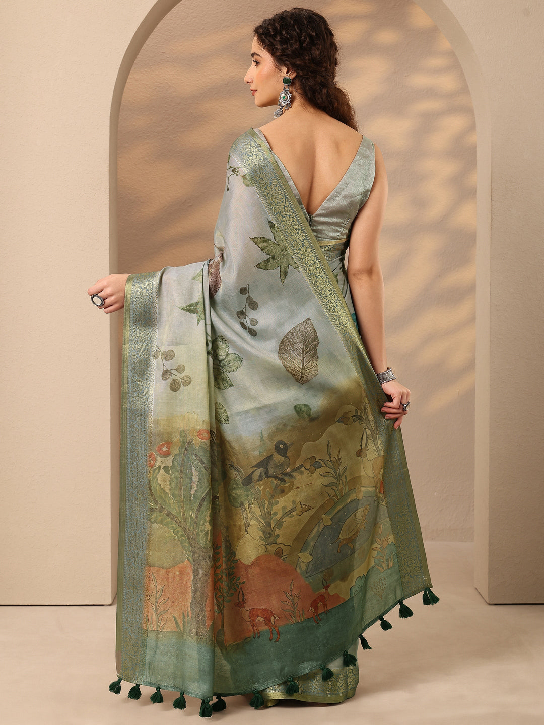 Grey Printed Silk Blend Saree With Unstitched Blouse Piece